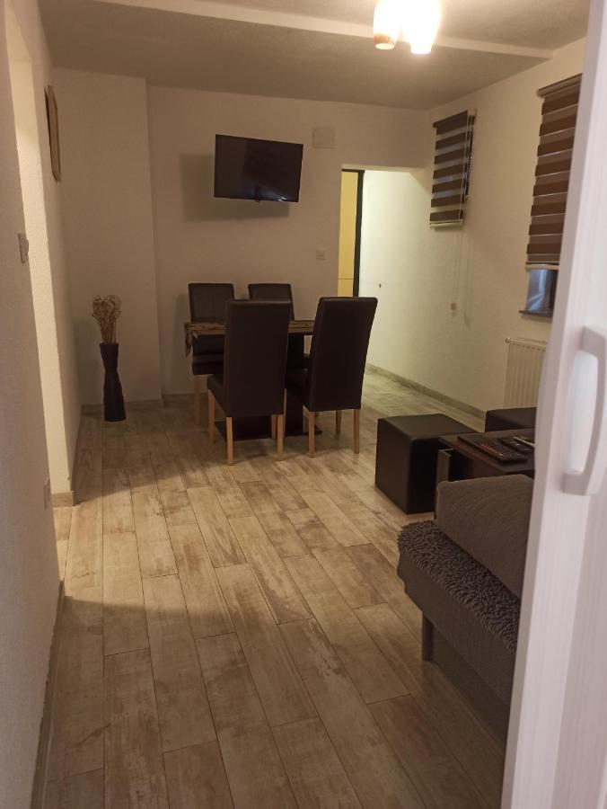 Studio Apartments Una Кореница Экстерьер фото