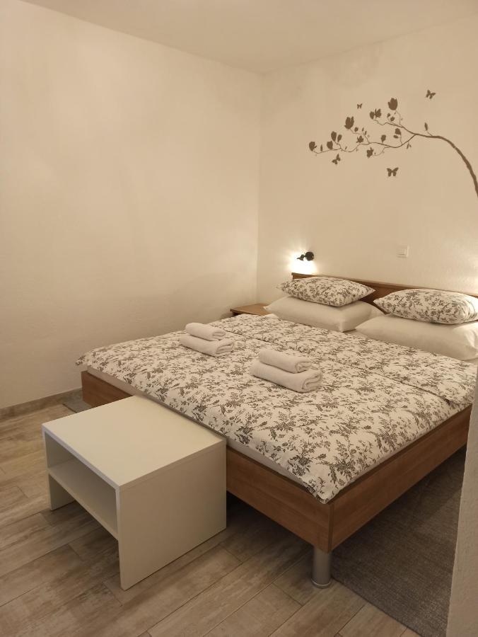 Studio Apartments Una Кореница Экстерьер фото
