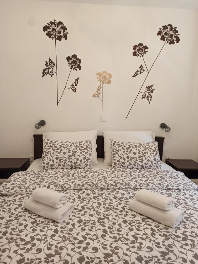 Studio Apartments Una Кореница Экстерьер фото