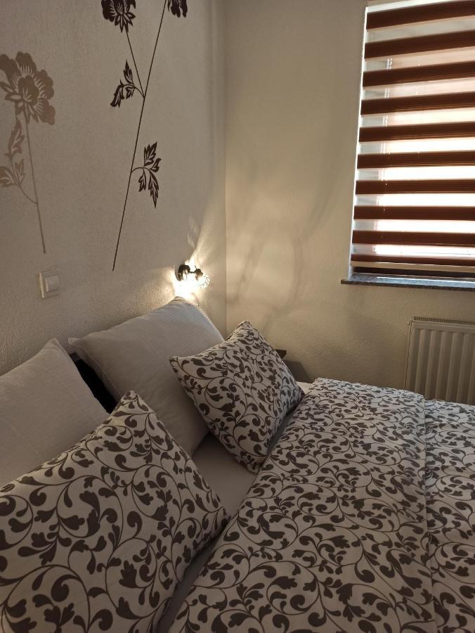 Studio Apartments Una Кореница Экстерьер фото