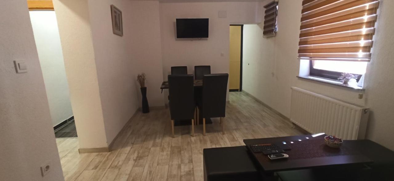 Studio Apartments Una Кореница Экстерьер фото