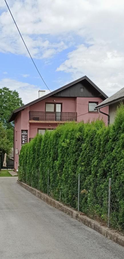 Studio Apartments Una Кореница Экстерьер фото
